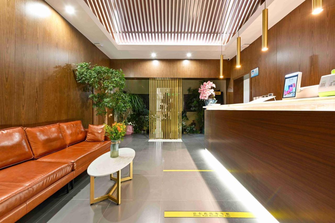 Xingshe Alley Courtyard Hotel Beijing Wangfujing Forbidden City Branch - Breakfast Included & English Speaking Reception & Free Wifi And Laundry Room & Hutong Culture & Cat-Keeping & Flower-Growing Terrace & One Day Tour Service & Free Coffee Buitenkant foto