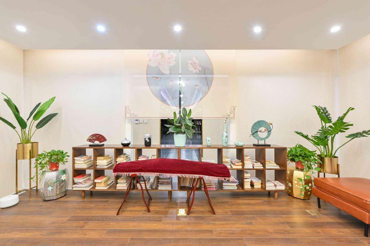 Xingshe Alley Courtyard Hotel Beijing Wangfujing Forbidden City Branch - Breakfast Included & English Speaking Reception & Free Wifi And Laundry Room & Hutong Culture & Cat-Keeping & Flower-Growing Terrace & One Day Tour Service & Free Coffee Buitenkant foto