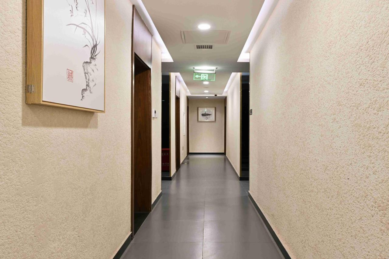 Xingshe Alley Courtyard Hotel Beijing Wangfujing Forbidden City Branch - Breakfast Included & English Speaking Reception & Free Wifi And Laundry Room & Hutong Culture & Cat-Keeping & Flower-Growing Terrace & One Day Tour Service & Free Coffee Buitenkant foto