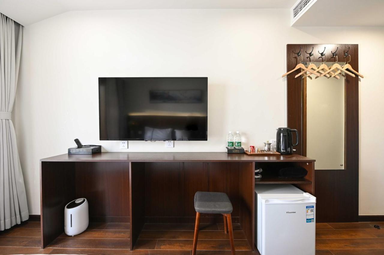 Xingshe Alley Courtyard Hotel Beijing Wangfujing Forbidden City Branch - Breakfast Included & English Speaking Reception & Free Wifi And Laundry Room & Hutong Culture & Cat-Keeping & Flower-Growing Terrace & One Day Tour Service & Free Coffee Buitenkant foto