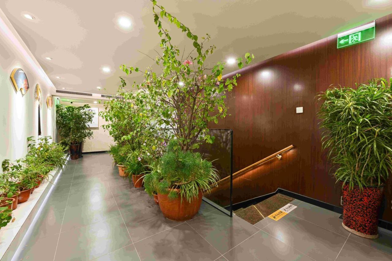Xingshe Alley Courtyard Hotel Beijing Wangfujing Forbidden City Branch - Breakfast Included & English Speaking Reception & Free Wifi And Laundry Room & Hutong Culture & Cat-Keeping & Flower-Growing Terrace & One Day Tour Service & Free Coffee Buitenkant foto