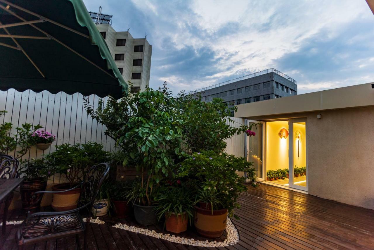 Xingshe Alley Courtyard Hotel Beijing Wangfujing Forbidden City Branch - Breakfast Included & English Speaking Reception & Free Wifi And Laundry Room & Hutong Culture & Cat-Keeping & Flower-Growing Terrace & One Day Tour Service & Free Coffee Buitenkant foto